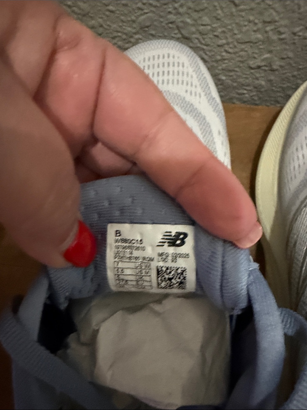 New Balance Women’s Pastel Blue Fresh Foam Running Sneakers 880 - Picture 5 of 7